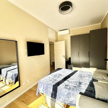 Modern & Bright House روما