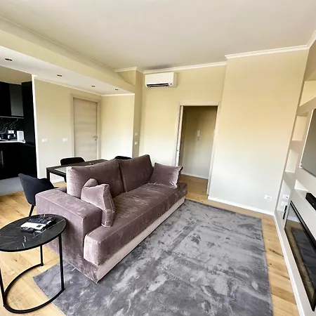 Modern & Bright House * روما