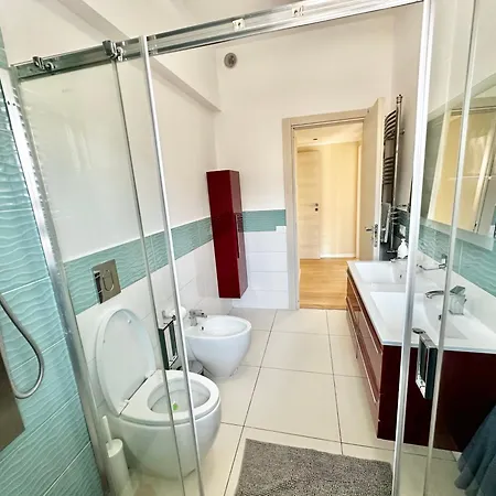 דירה Modern & Bright House *