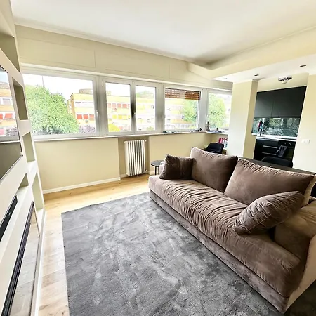 Modern & Bright House רומא